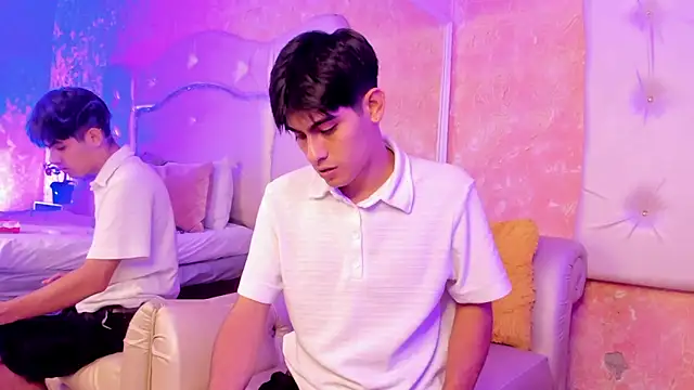 TylerCruz   online show from 14, 4, 2026