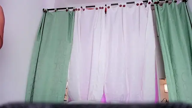 TessaLowe online show from 25, 3, 2026