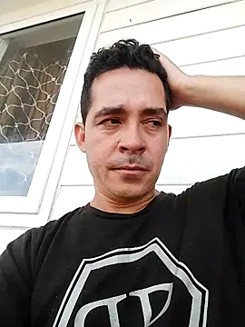Gabriel leon33 online show from 5, 4, 2026