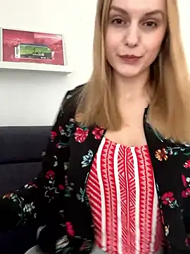 Snapshot of CutieLaura chatting on 24, 3, 2026 CutieLaura online show from 24, 3, 2026