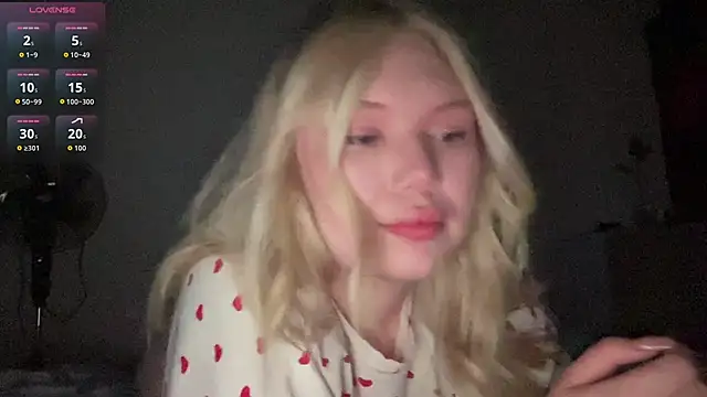 cutiejuliee online show from 13, 5, 2026