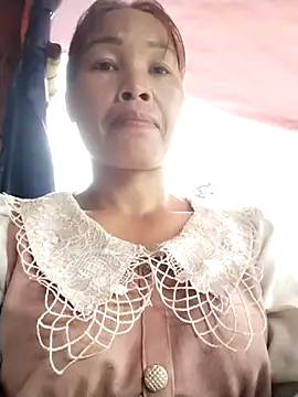 Snapshot of Ely-cute2k chatting on 18, 5, 2026 Ely-cute2k online show from 18, 5, 2026