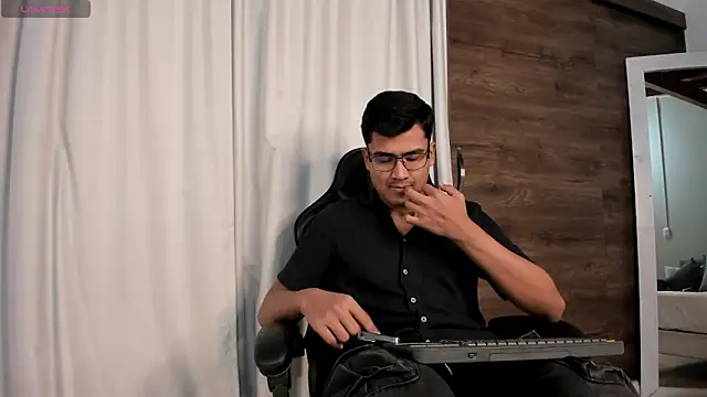 ThiagoVega  online show from 7, 6, 2026