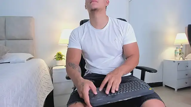 Chriss Diamond online show from 9, 5, 2026
