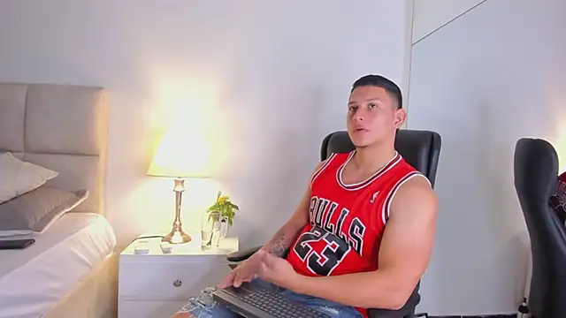 Chriss Diamond online show from 15, 6, 2026