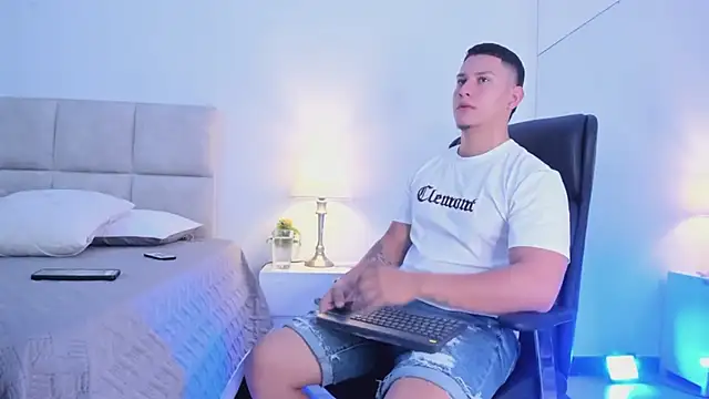 Chriss Diamond online show from 22, 5, 2026