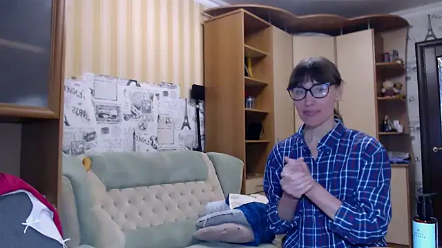 LadyL2026 online show from 11, 4, 2026