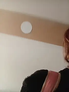 ValerieWoodsl online show from 17, 5, 2026