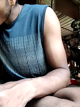 Snapshot of luck00y chatting on 4, 5, 2026 luck00y online show from 4, 5, 2026