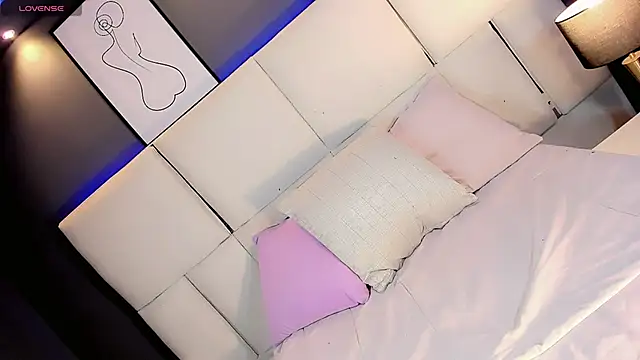 Kornylovee online show from 4, 6, 2026