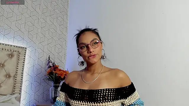 ValeAlvarez  online show from 19, 4, 2026