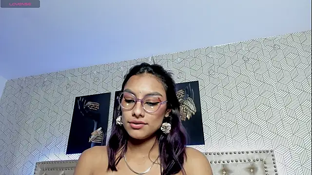 ValeAlvarez  online show from 16, 4, 2026