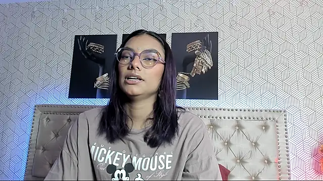 ValeAlvarez  online show from 12, 4, 2026
