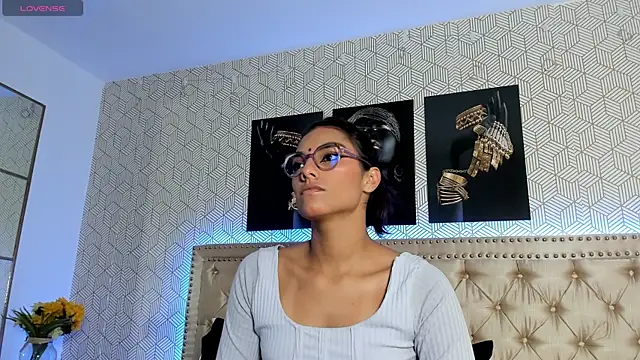 ValeAlvarez  online show from 20, 4, 2026
