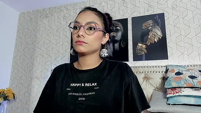 ValeAlvarez  online show from 7, 4, 2026