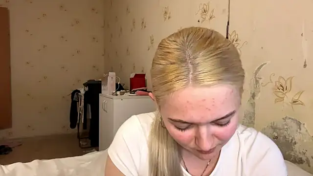 Sophia Blonde online show from 5, 4, 2026