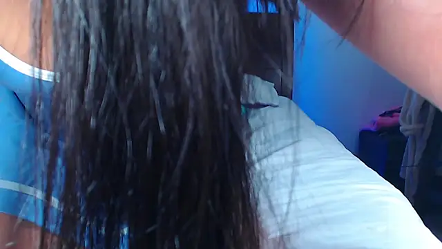 mila gomez  online show from 24, 4, 2026