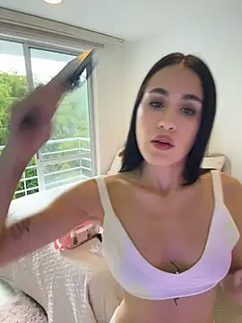 Snapshot of SerenaFox_ chatting on 3, 5, 2026 SerenaFox online show from 3, 5, 2026