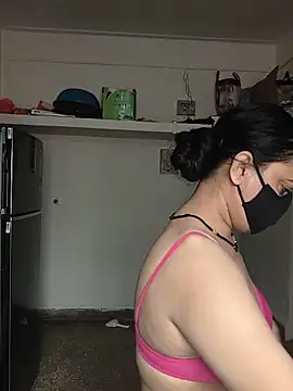 HeartlessGirl online show from 25, 5, 2026