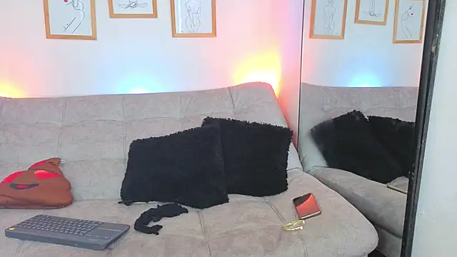 CharlotteCopper  online show from 12, 4, 2026