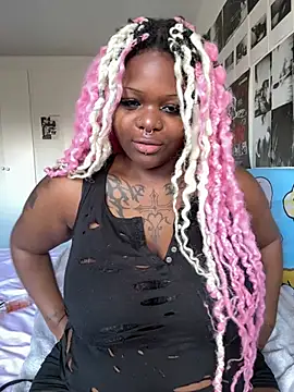 Nyla xox online show from 5, 4, 2026