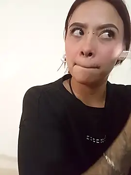 Snapshot of AuroraaMoonn chatting on 5, 4, 2026 AuroraaMoonn online show from 5, 4, 2026