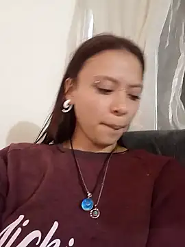 Snapshot of AuroraaMoonn chatting on 2, 4, 2026 AuroraaMoonn online show from 2, 4, 2026