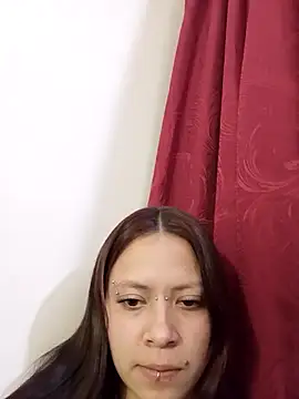 Snapshot of AuroraaMoonn chatting on 2, 4, 2026 AuroraaMoonn online show from 2, 4, 2026