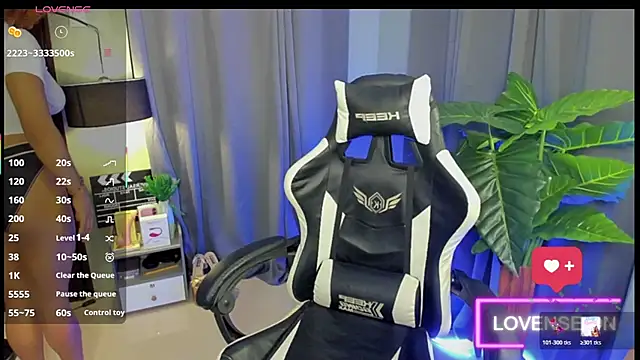 Snapshot of Molly_McQueen chatting on 31, 3, 2026 Molly McQueen online show from 31, 3, 2026