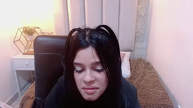 mia velvetk online show from 10, 4, 2026