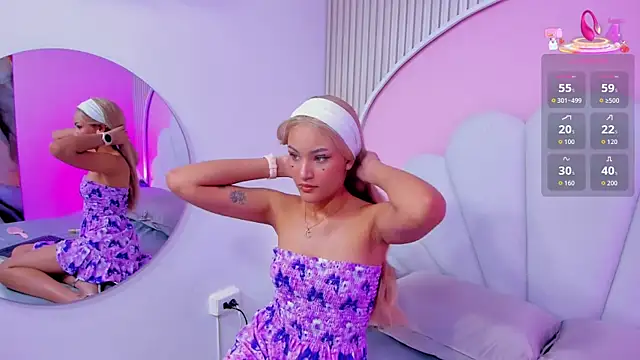 mia  poppy online show from 22, 4, 2026