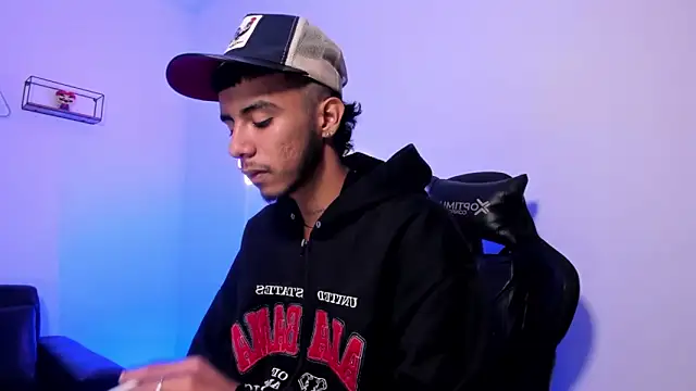 Red 4KT online show from 25, 3, 2026