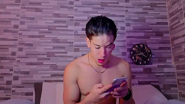 Snapshot of MAX_COOPER1 chatting on 26, 3, 2026 MAX COOPER1 online show from 26, 3, 2026