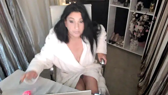 Snapshot of DreamLove2020 chatting on 19, 10, 2025 DreamLove2020 online show from 19, 10, 2025