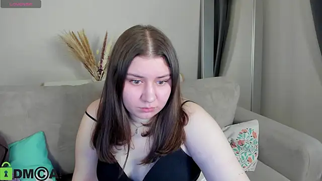 Maya Raay online show from 4, 4, 2026