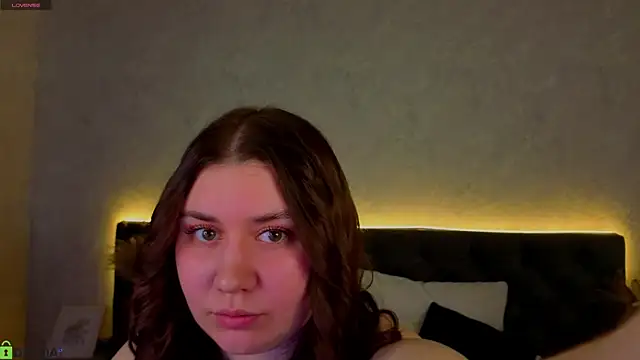 Maya Raay online show from 11, 4, 2026