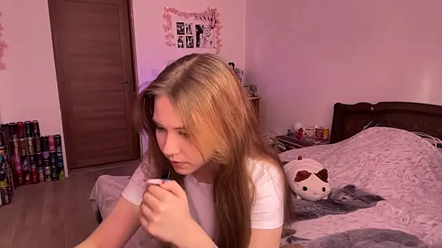 NyelleSpir online show from 28, 4, 2026