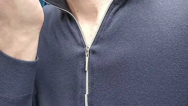 Snapshot of Luca_Sweet chatting on 25, 3, 2026 Luca Sweet online show from 25, 3, 2026