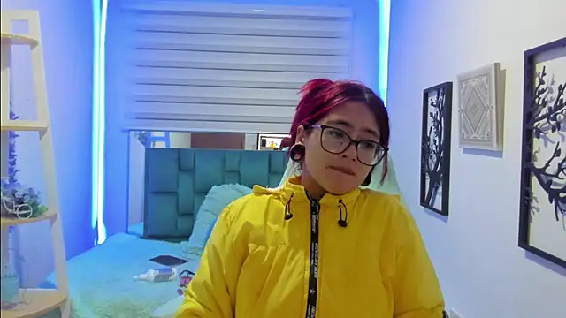 Sara Red X online show from 3, 7, 2026
