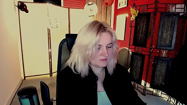 KathyBriggs online show from 5, 6, 2026