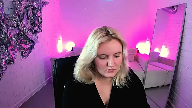 KathyBriggs online show from 25, 6, 2026