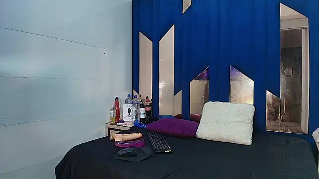 WhipAndDesireRs online show from 9, 4, 2026