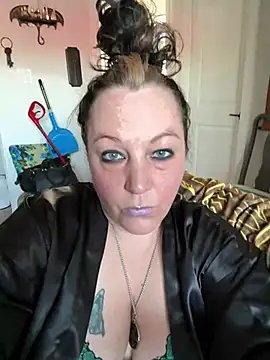 Queenemerald online show from 28, 3, 2026