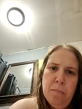 023thickandjuicy07 online show from 22, 4, 2026