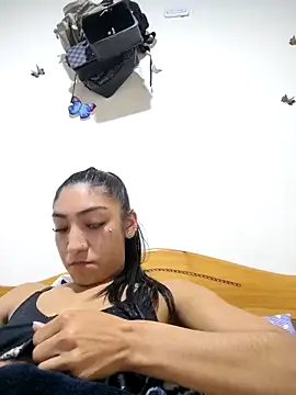 yvonne 1998 online show from 18, 4, 2026