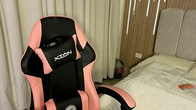 shalomm  online show from 4, 4, 2026