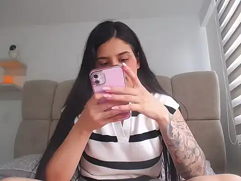SofiaBanks  online show from 5, 4, 2026