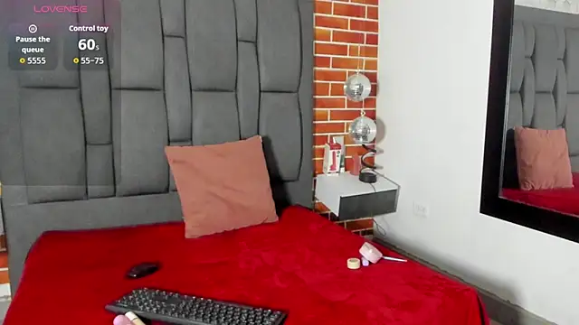 luxuryheavenn online show from 25, 4, 2026
