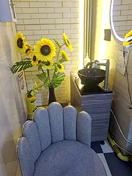 mistresslu online show from 6, 4, 2026