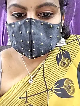 Snapshot of honeyflowerr chatting on 26, 3, 2026 honeyflowerr online show from 26, 3, 2026